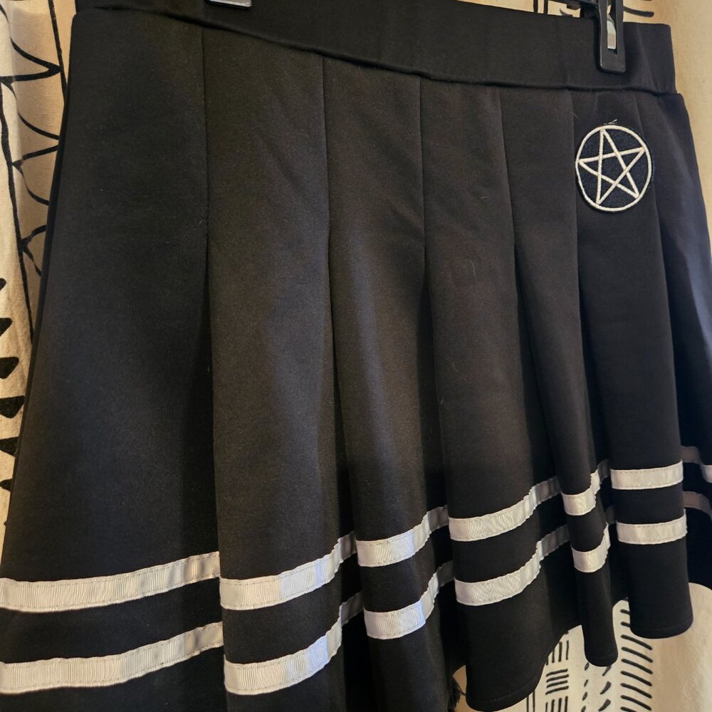 Spencer's elastic waist pleated pentagram cheer skirt XL - Picture 3 of 7